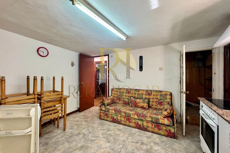 Foto d9c10de8-532c-496d-bf4c-c4f45fd15fc4. Casa in calle barrero 3 in Páramo del Sil