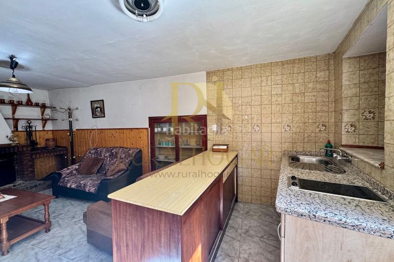 Foto f9586b85-c187-4db5-92a9-952d806883e0. Casa in calle barrero 3 in Páramo del Sil