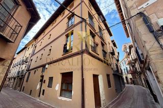 Edificio en Calle quemadales 5. Molina de aragón: edificio de siete apartamentos a pleno rendimi