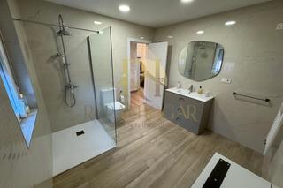 Maison  Avenida llanos de nava. Acogedora casa individual de una planta, totalmente reformada, e