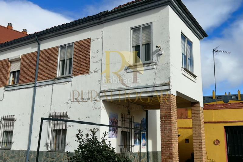 Foto d3236328-92a9-475a-ab5e-416034b89dd6. Casa con camino riscaldamento parcheggio in Armunia León