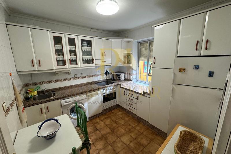 Foto df9f5992-ce26-4cbe-bede-5eecae5c2604. Casa con camino riscaldamento parcheggio in Armunia León