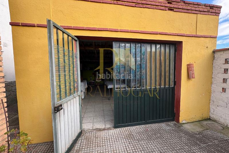 Foto dfffd727-bf27-40d4-98fa-3870f11b39d2. Casa con camino riscaldamento parcheggio in Armunia León