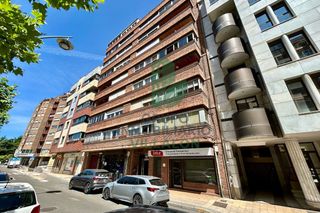 Appartement  Avenida lancia. Leon: piso con cocina reformada!!