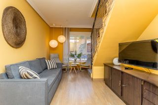 Appartement  Plaza san miguel 5. Duplex en centro de valencia de don juan