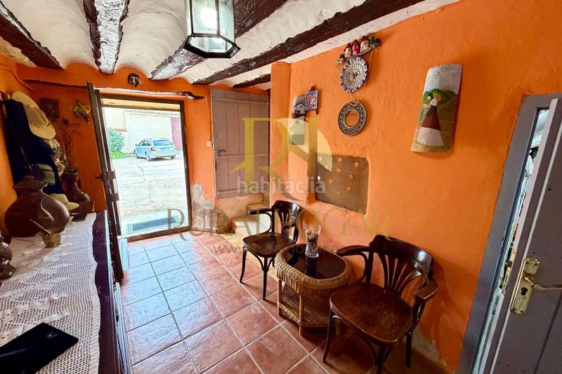 Foto c8c54054-6128-4bb4-831f-d3d47b392bb6. Casa amb calefacció a Traíd