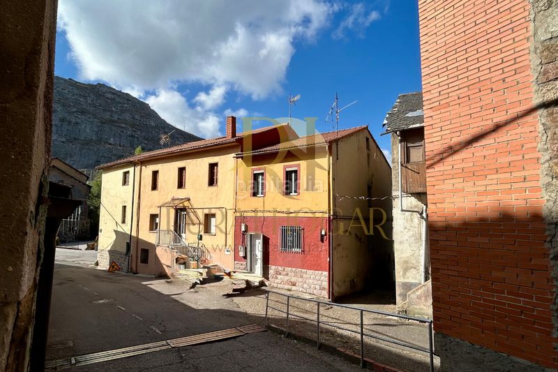 Foto 6a9c4445-11f9-48c7-83b8-c31fe739d171. Casa a Pola de Gordón (La)