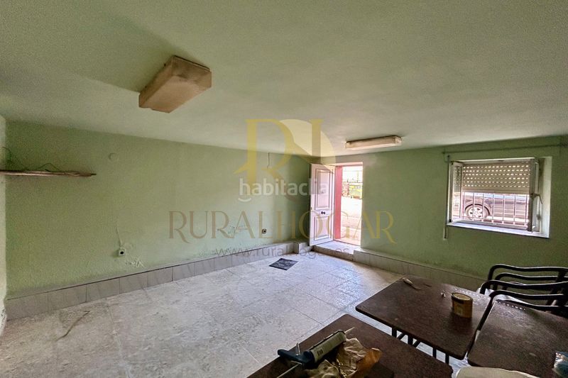 Foto f3e4eed9-6c5f-47b2-a395-4e02dbf64dc8. Casa a Pola de Gordón (La)
