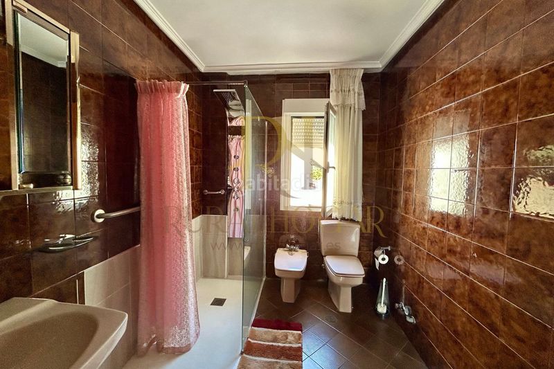 Foto 0498b3e8-e658-42b6-a88c-550f0b20132a. Casa a calle fonfría 4 a Torre del Bierzo