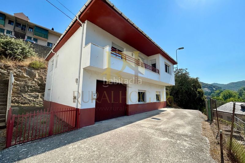 Foto b3a64039-d6a4-4d3c-b227-5462835ff0b1. Casa a calle fonfría 4 a Torre del Bierzo