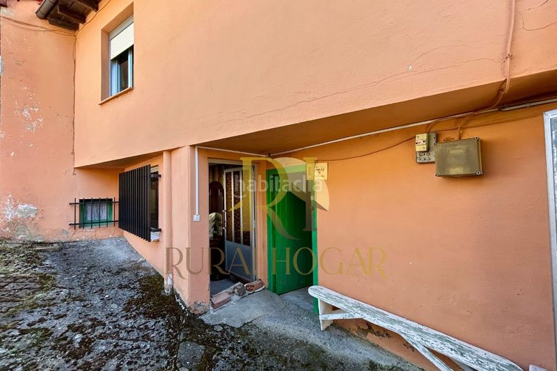 Foto ac1b2880-c7d5-4643-b7d9-515c837d6512. Casa amb aparcament a Cármenes
