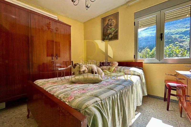 Foto b6baaa17-20ee-43cb-807c-05c05565902b. Casa amb aparcament a Cármenes