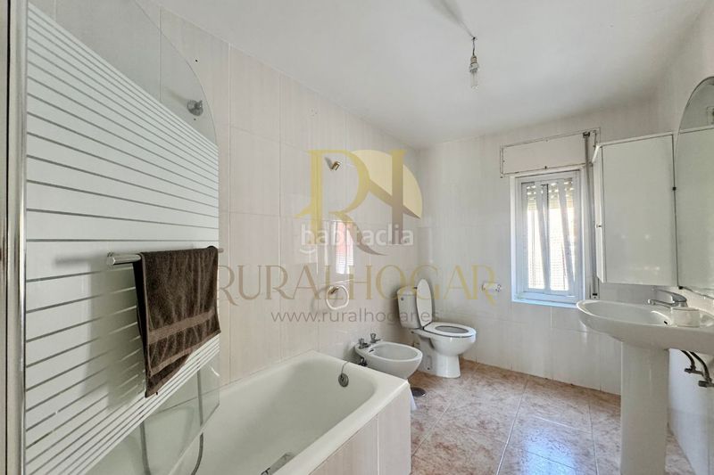 Foto 191556e0-b706-4cb3-8885-7f1d98ba7198. Casa a calle la provida 31 a Robla (La)