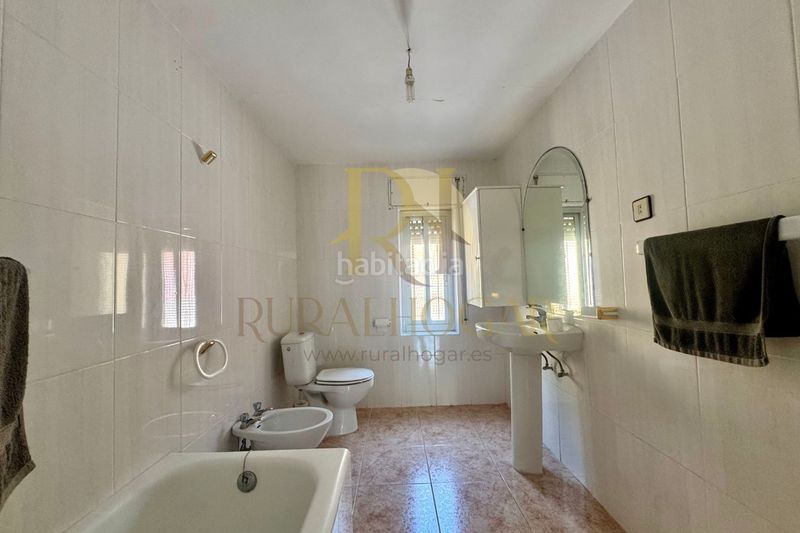 Foto a2a2e19c-b3fc-43fd-b400-65cbd6620826. Casa a calle la provida 31 a Robla (La)