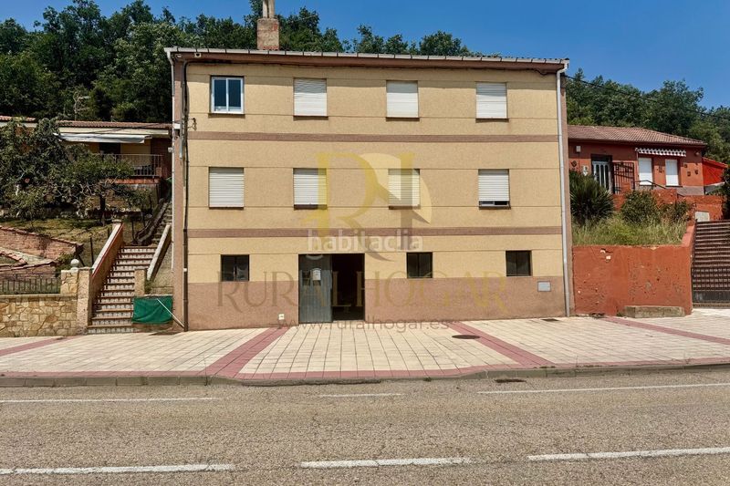 Foto ba58db7a-b532-47b1-aafe-4e870bd5e28c. Casa a calle la provida 31 a Robla (La)