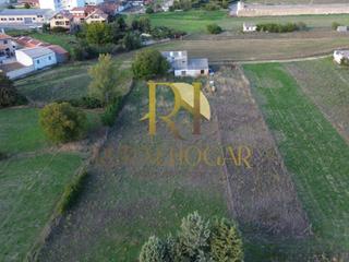 Terrain résidentiel à Villaquilambre. Villaobispo de las regueras terreno de 6449m2