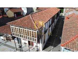 Maison à Pola de Gordón (La). Pola de gordon magnífico lote en el centro del pueblo de 3 casas