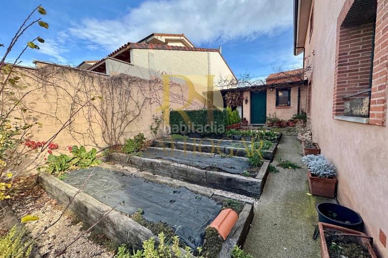 Foto 6ff2bb56-db92-4581-90a9-536840dba2d6. Casa in calle escuela 3 in Villaquilambre