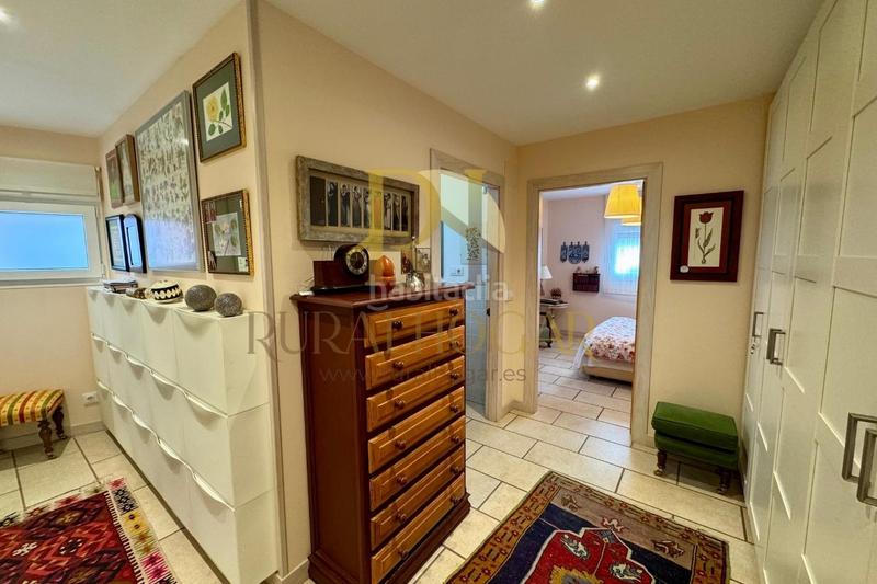Foto b8631e91-94fa-4436-b6df-3d80592310e6. Casa in calle escuela 3 in Villaquilambre