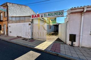 Local commercial à Calle nueva 13. Oteruelo de la valdoncina: oportunidad única para emprendedores!