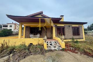 Xalet a Paraje marivella 59. Calatayud: gran chalet con mas de 800m2 de terreno!!