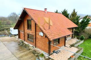 Maison à Vecilla (La). La vecilla: casa de madera con terreno y piscina!!