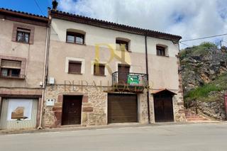 Pis  Calle armería. Molina de aragón: encantadora vivienda con amplia cochera y terr