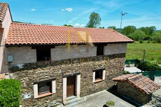 Maison à Santa María de Ordás. Santa maria de ordas: casa reformada con encanto rustico y detal