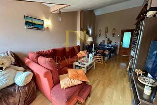 Appartement à Villasabariego. Puente villarente: piso con plaza de garaje!!