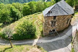 Maison à Vega de Valcarce. Sampron: casa de piedra en plena naturaleza!!