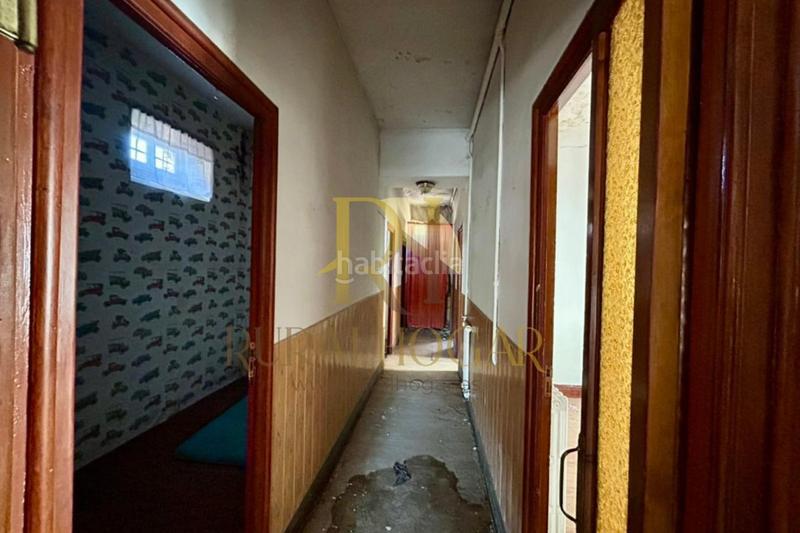 Foto 0dea7046-e7df-4216-afc6-3e0bd9181c74. Casa : edificio con locales en la plaza el negrillon! en Boñar