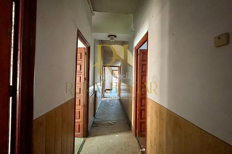 Foto c26ebf54-d982-4a74-913e-4188631f2598. Casa : edificio con locales en la plaza el negrillon! en Boñar