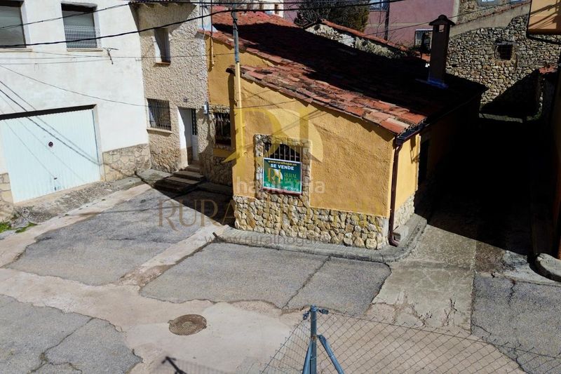 Foto 111052d2-ffe3-4606-8781-092b50e560c0. Maison dans calle la cañada 21 dans Peralejos de las Truchas