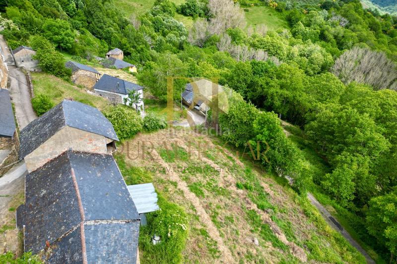 Foto 7a4b3a30-c9db-47d2-92d9-b87ce2f154f6. Casa a Vega de Valcarce