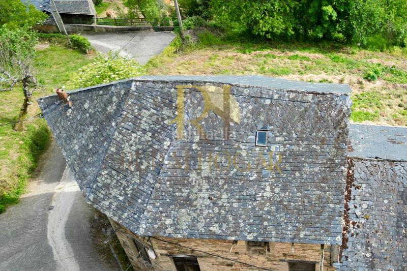 Foto 8ab4ba2b-dfe8-4de9-9e36-2ed2a8549249. Casa a Vega de Valcarce