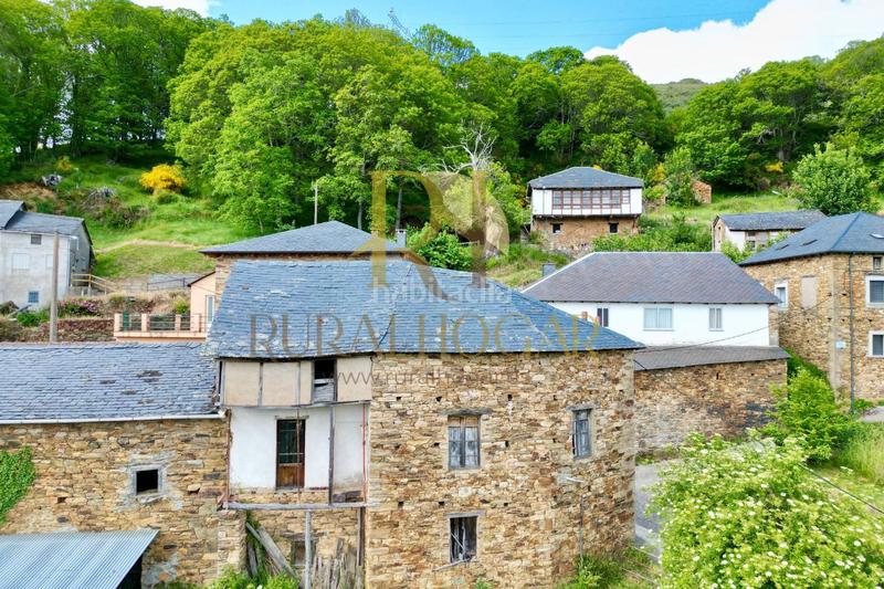 Foto 8af4d7fc-7eb0-45b0-8624-bad4841d1931. Casa a Vega de Valcarce