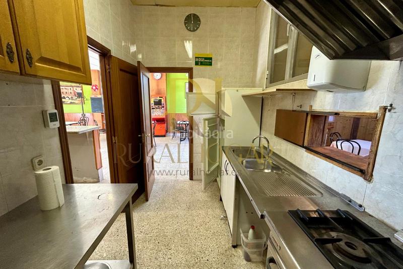 Foto 17e4349e-a508-4783-a037-79090cdf499a. Local comercial a calle nueva 13 a Oteruelo León