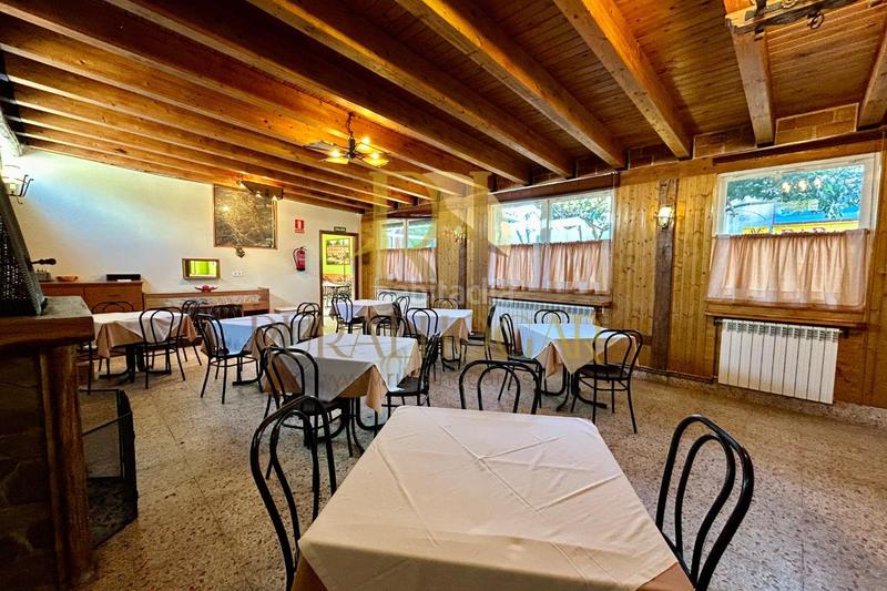 Foto 7258907f-c2d6-418d-bcd6-3b816a3b190c. Local comercial a calle nueva 13 a Oteruelo León