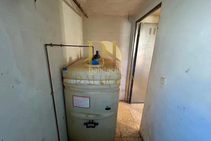 Foto c23ac16c-bfb1-4f5e-871f-c3eef106a0a0. Local comercial a calle nueva 13 a Oteruelo León