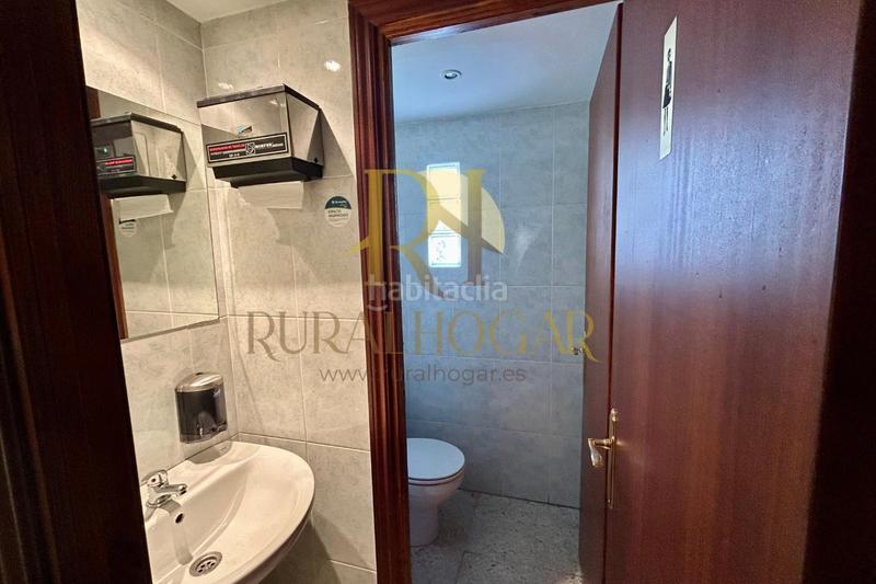 Foto c39d1b3c-7b58-4e26-8e3d-5e811e363aff. Local comercial a calle nueva 13 a Oteruelo León