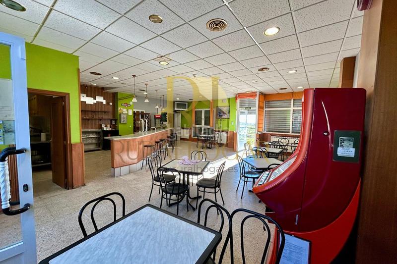 Foto da43f53b-30dd-4acb-9372-f52bbf3f6064. Local comercial a calle nueva 13 a Oteruelo León