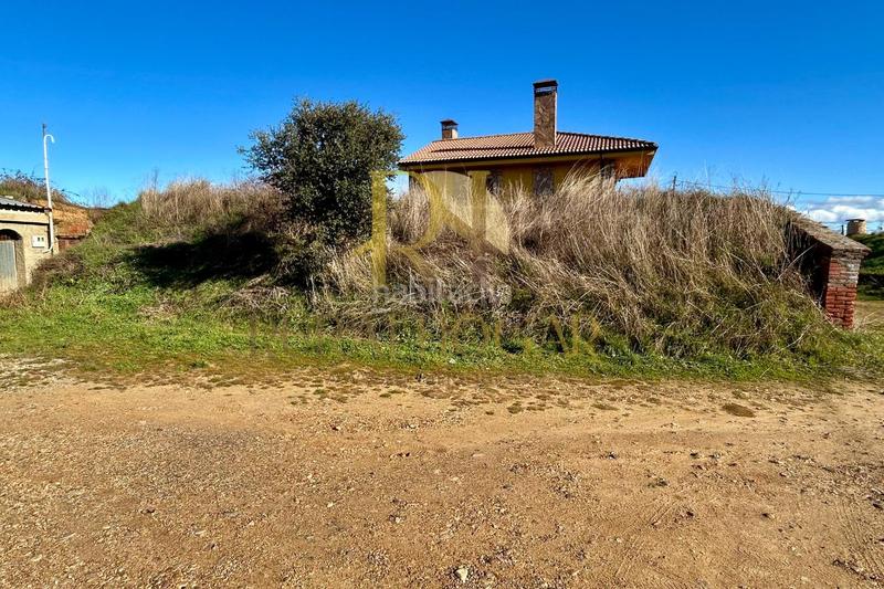 Foto 8e4785e2-cb4e-4099-9a19-80d9c3fc5827. Fondo rustico in Trobajo del camino