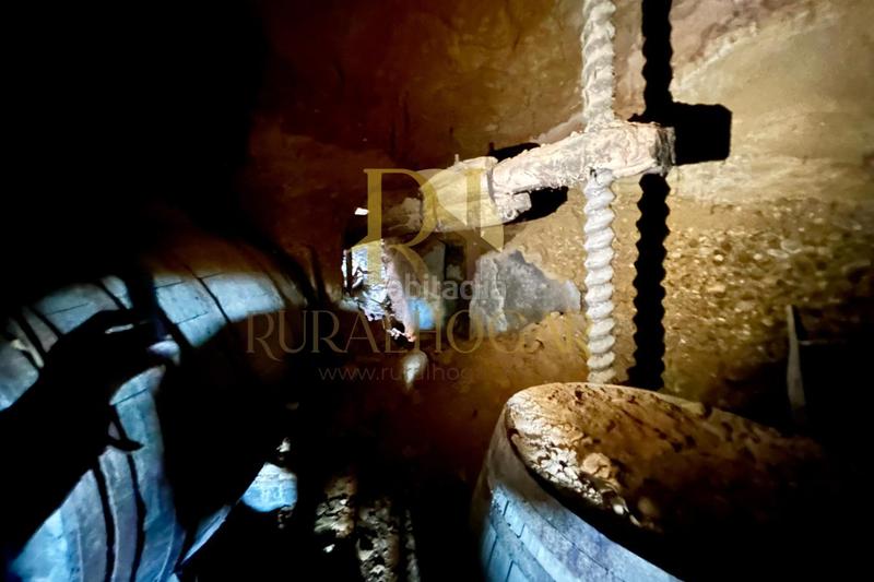 Foto ad140db6-5450-4bd6-b1d7-18937474e334. Fondo rustico in Trobajo del camino