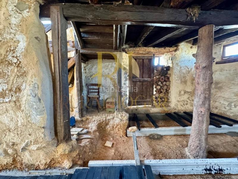 Foto 1005dbf5-8255-4ba6-9344-2396fb6b923e. Casa amb aparcament a Valdefresno