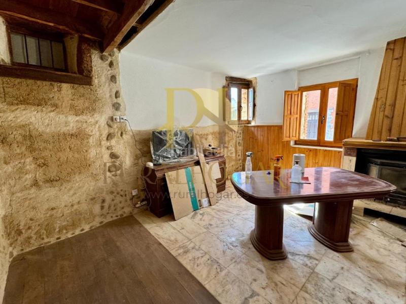 Foto 16fbcbaa-7794-40fa-ab78-8025d0db9d8d. Casa amb aparcament a Valdefresno