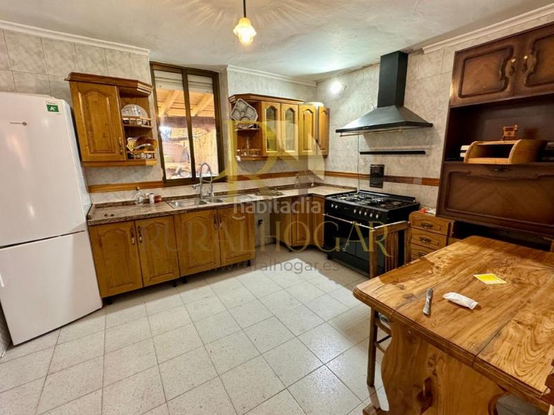 Foto 347c74da-db1e-4ce0-95e2-3adb3a2698b7. Casa amb aparcament a Valdefresno