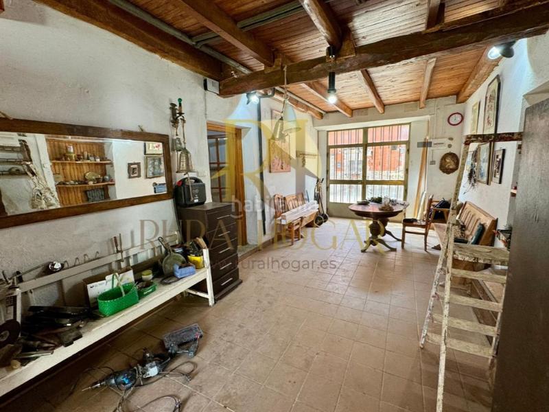 Foto 3d5f11bd-f931-4532-8ab3-9df6454ac799. Casa amb aparcament a Valdefresno