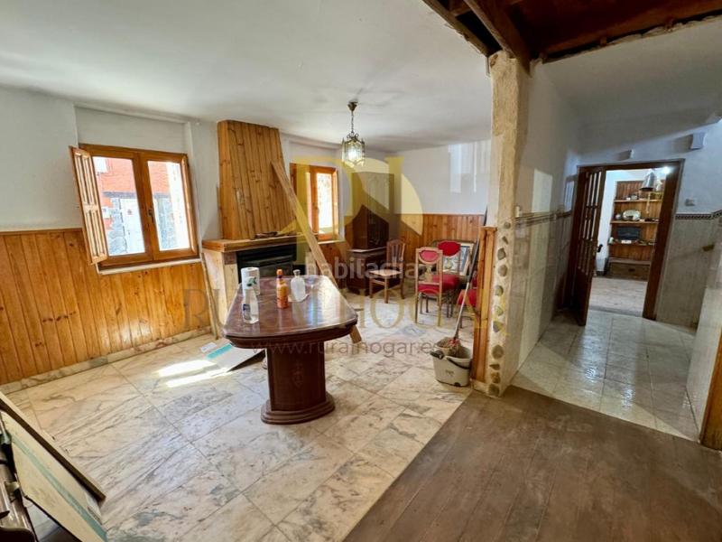 Foto 45d62850-ca65-45b2-ae68-54bf7b66842a. Casa amb aparcament a Valdefresno