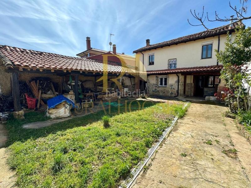 Foto 4945828a-f3be-4b51-a506-c0214ba95222. Casa amb aparcament a Valdefresno