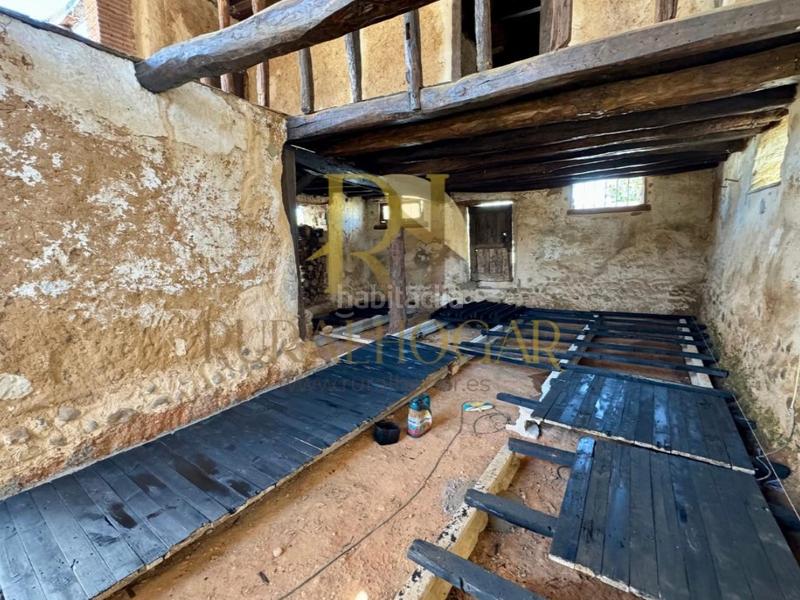 Foto 6558b156-e1d4-4ed4-a2ac-d5e6b3ad47ec. Casa amb aparcament a Valdefresno